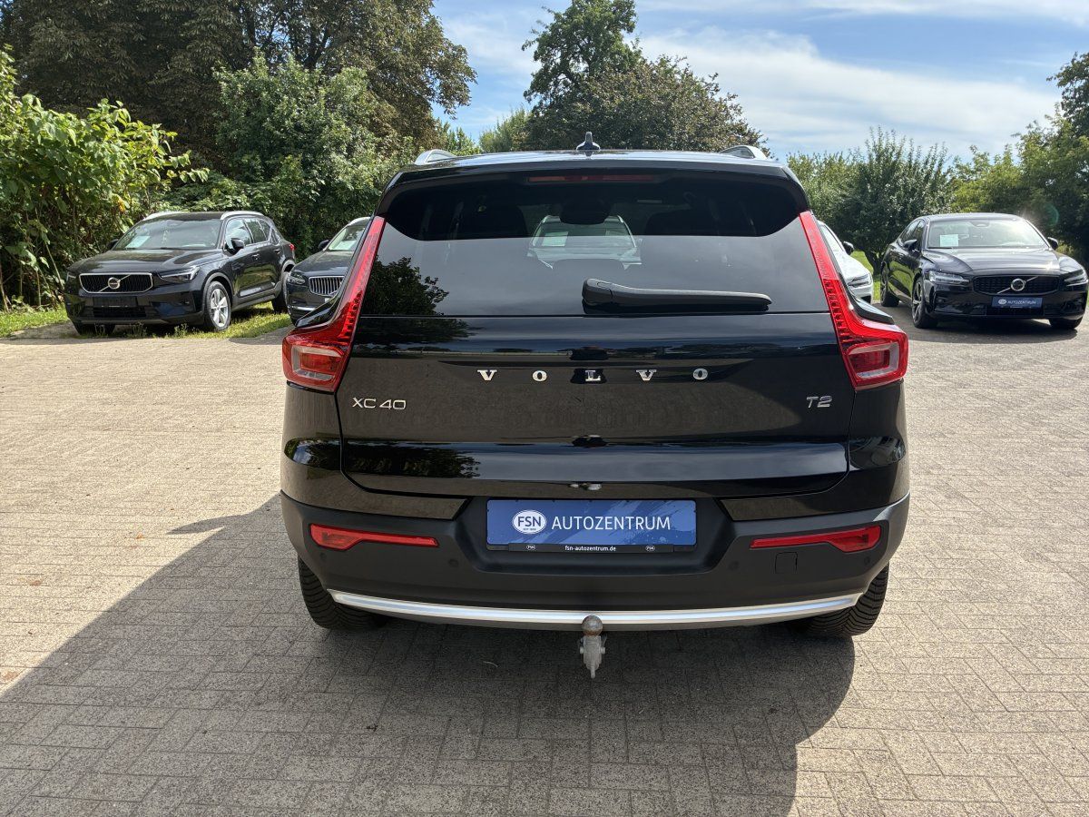 Volvo XC40 T2 Core  Anhängerzug