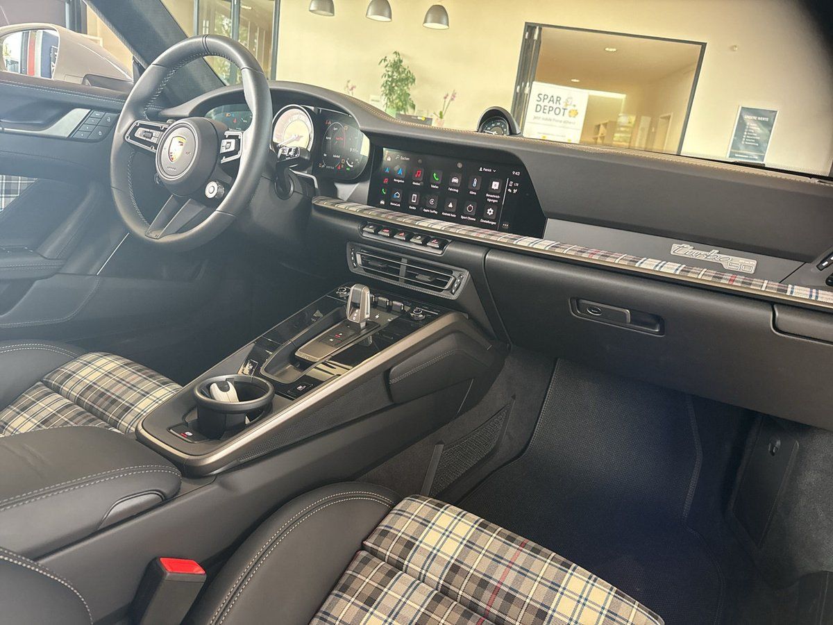 Porsche 992 TURBO 50 JAHRE HERITAGE DESIGN PAKET