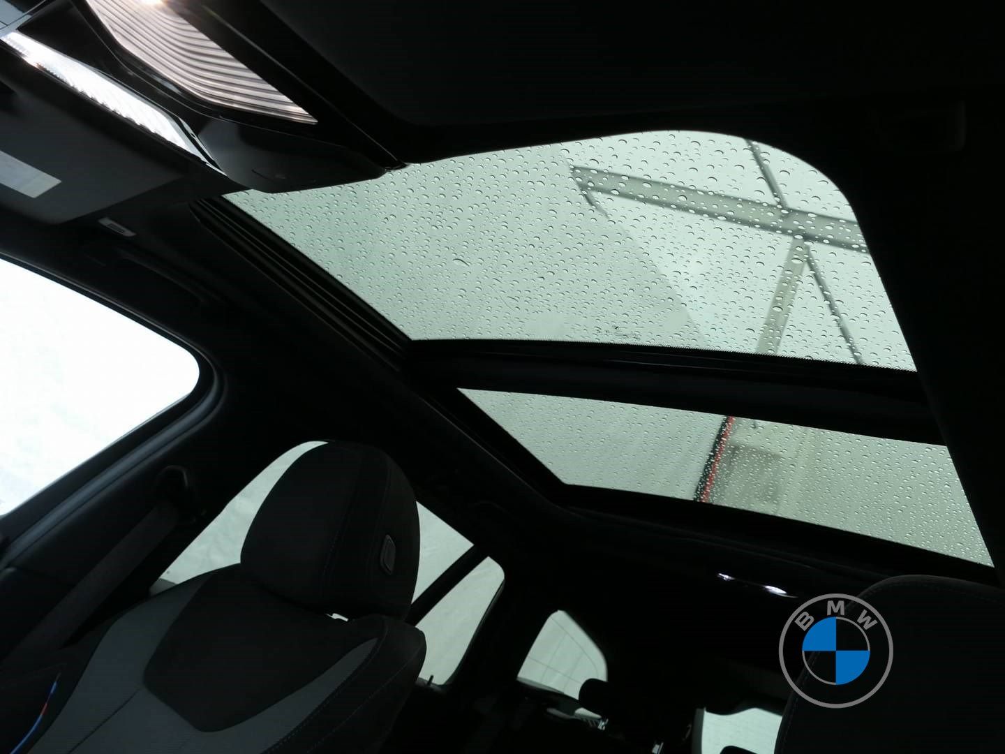 BMW 320i Touring M Sport 19" AHK Pano HIFI