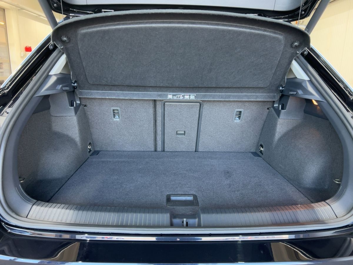 Volkswagen T-Roc 1.0 TSI UNITED - Samsaru's Car Outlet