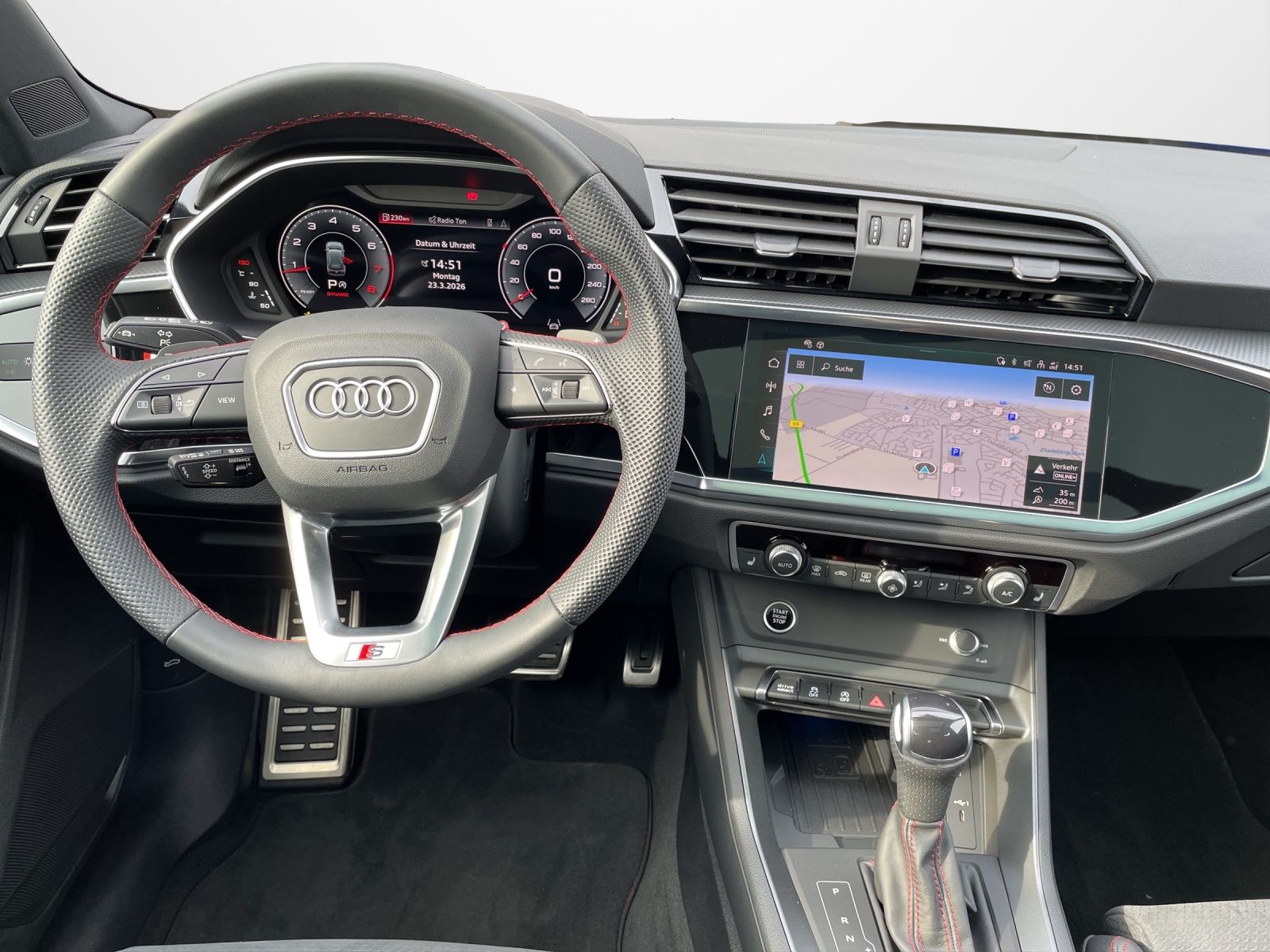 Audi Q3 45 TFSI S tronic quattro S line  Panodach AHK