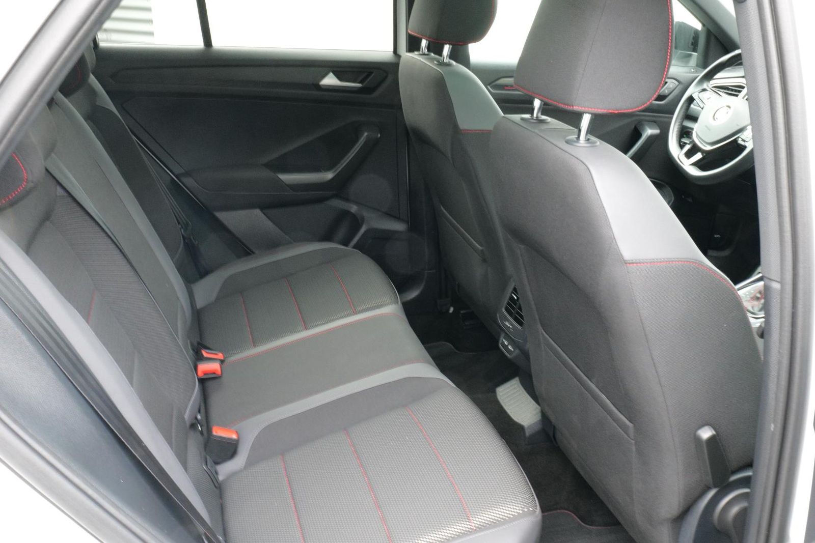 Volkswagen T-ROC Sport 1.5 TSI - Samsaru's Car Outlet