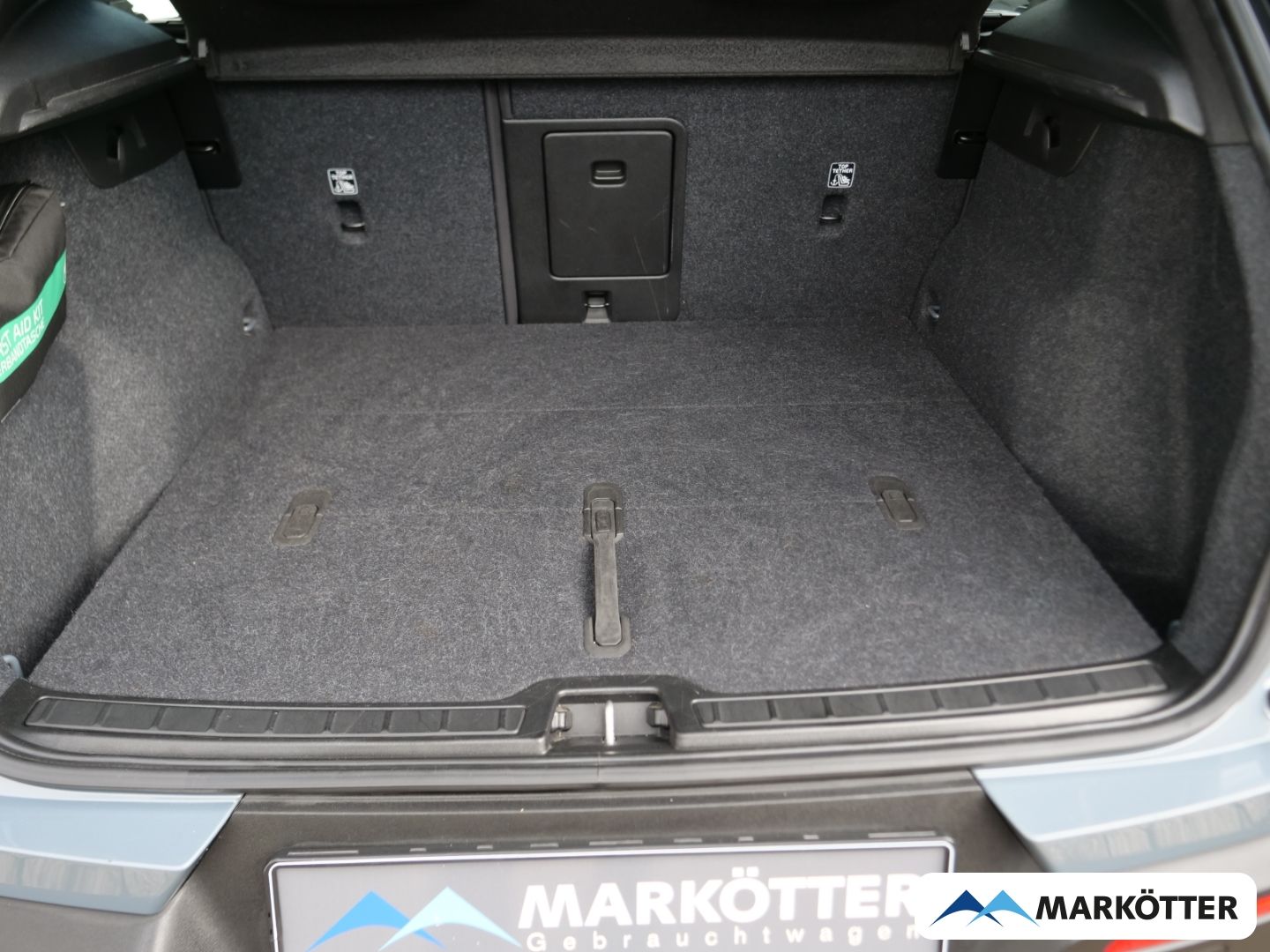 Volvo XC40 P8 Pure Electric Ultimate AHK/STHZ/PANO