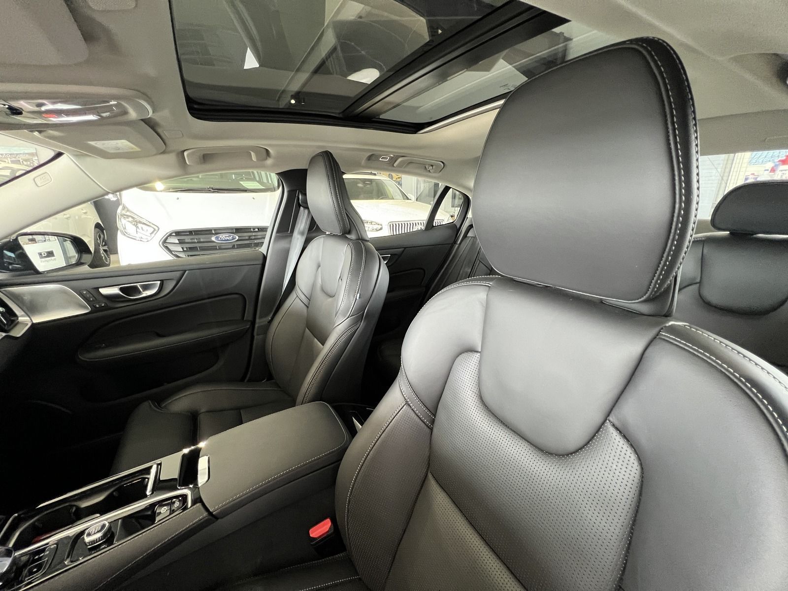 Volvo S60 T8 Ultimate Dark Recharge AWD B&W Massage