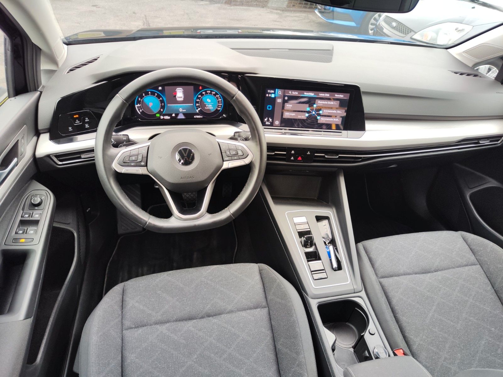 Volkswagen Golf VIII Variant Life eTSI DSG - Samsaru's Car Outlet