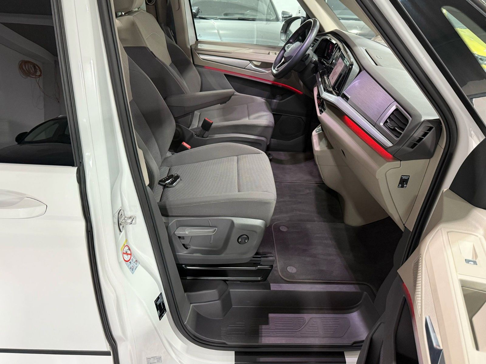 Volkswagen T7 Multivan Edition - Samsaru's Car Outlet