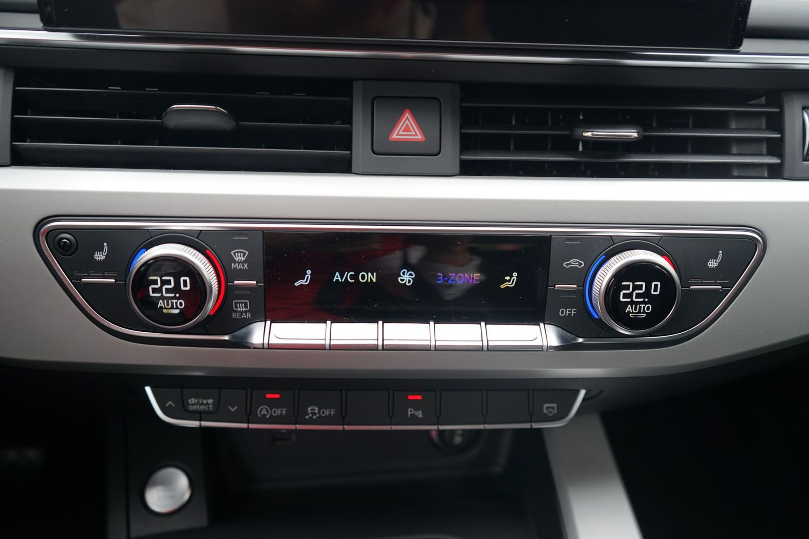 Audi A4 Avant 40 quattro S-Line - Samsaru's Car Outlet