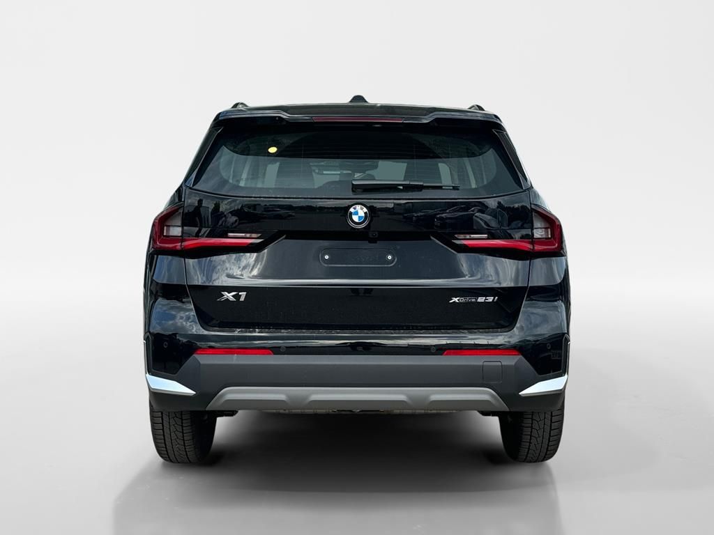 BMW X1 xDrive23i Aut. AHK+HuD+Parking Plus+adp.LED" → "BMW X1 xDrive23i Aut. Plus - Samsaru's Car Outlet