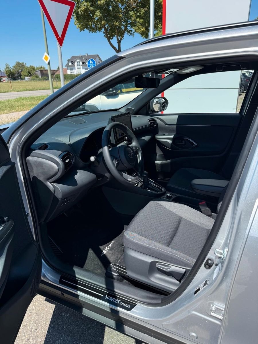 Toyota Yaris Cross Hybrid 4x4 Teamplayer *LED,Kamera*