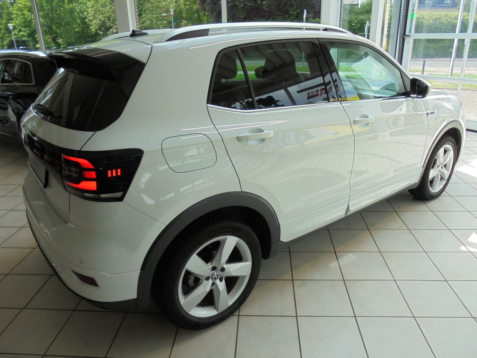 Volkswagen T-Cross Style - Samsaru's Car Outlet
