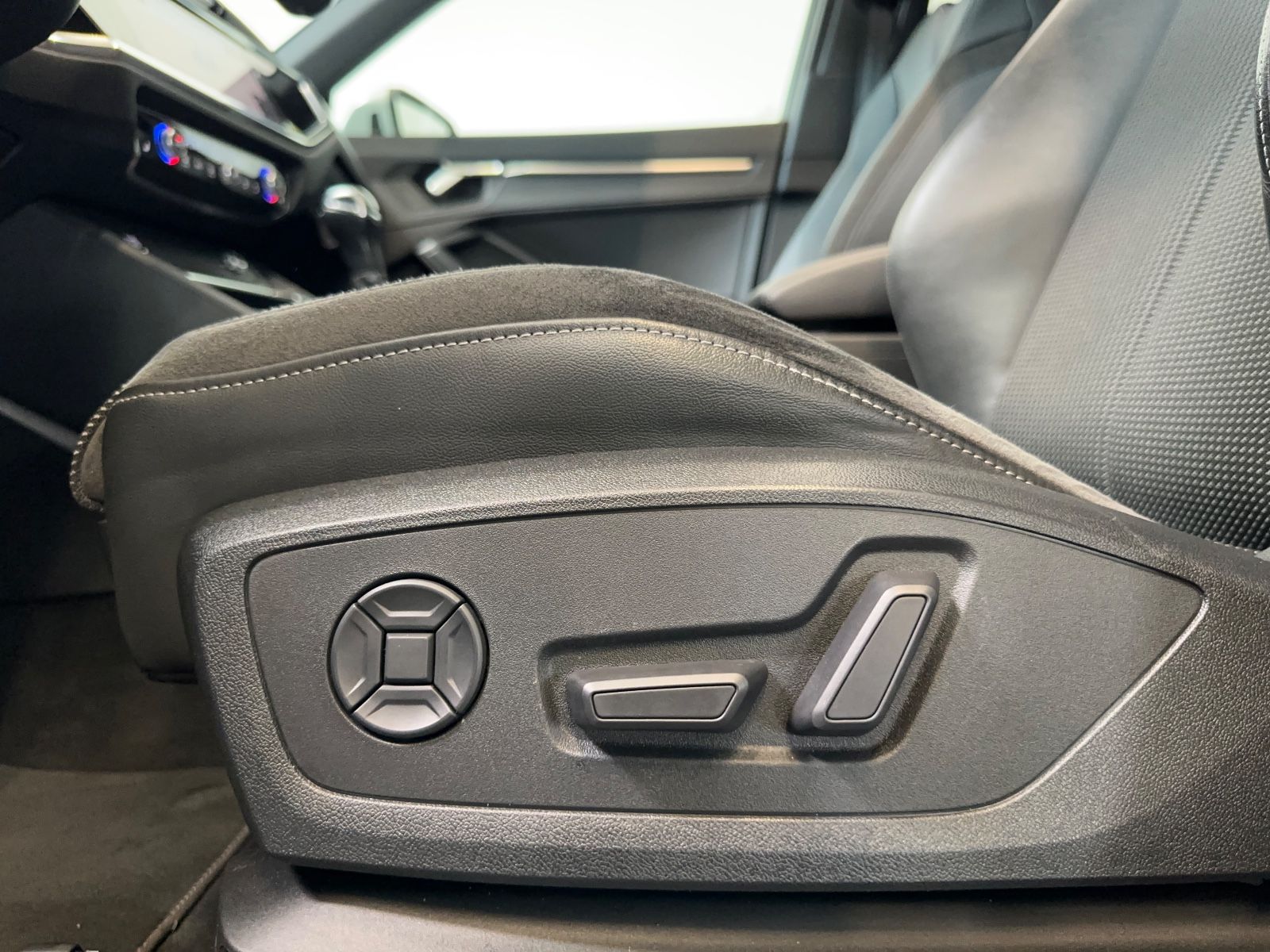 Audi Q3 Sportback 45 TFSI quattro S line - Samsaru's Car Outlet
