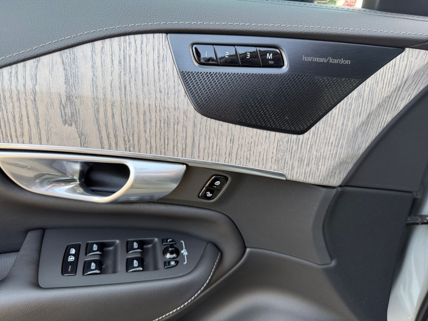Volvo XC90 Ultimate Dark Recharge AWD HUD Pano Luft AH