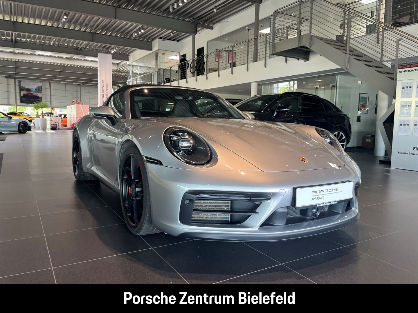 Porsche 992 911 Targa 4 GTS BOSE Sportabgasanlage LED