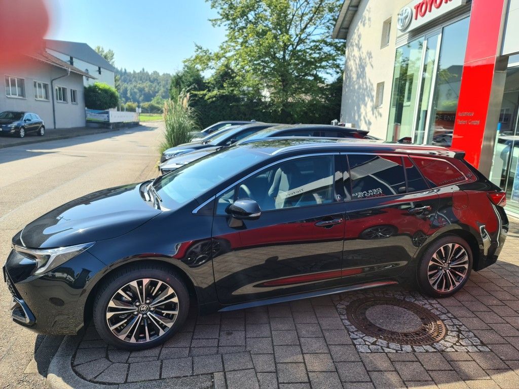 Toyota Corolla 2.0 Hybrid Touring Sports Team D