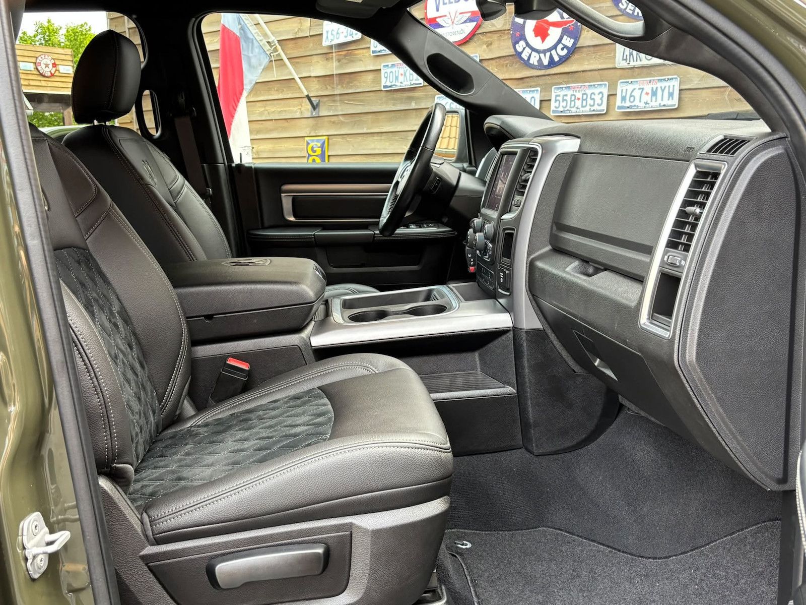 Dodge RAM 1500 5,7L Warlock 4x4 LEDER AHK LED