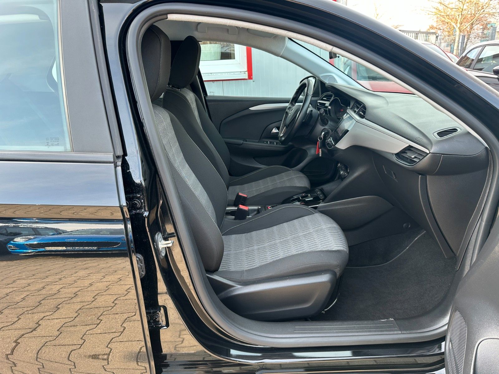 Opel Corsa 1.2 - Samsaru's Car Outlet