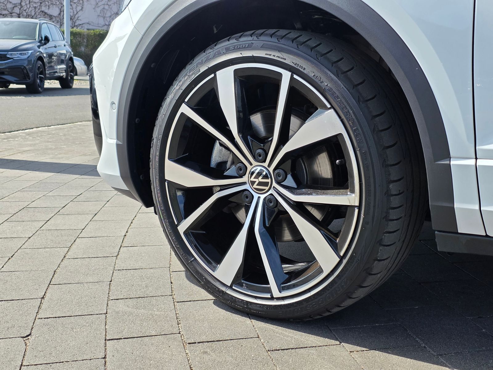 Volkswagen T-Roc 2.0 TDI DSG R-Line - Samsaru's Car Outlet