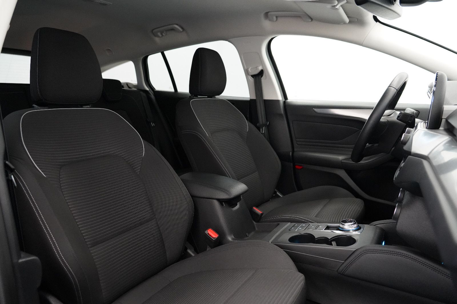 Ford Focus Turnier 1.5 Titanium - Samsaru's Car Outlet