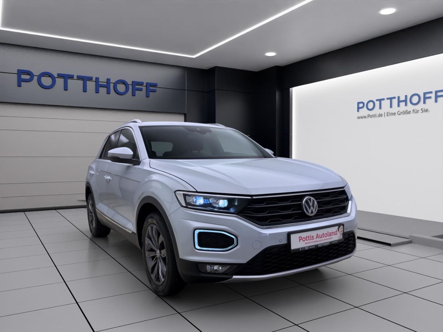 Volkswagen T-Roc 1.5 TSI DSG SPORT - Samsaru's Car Outlet