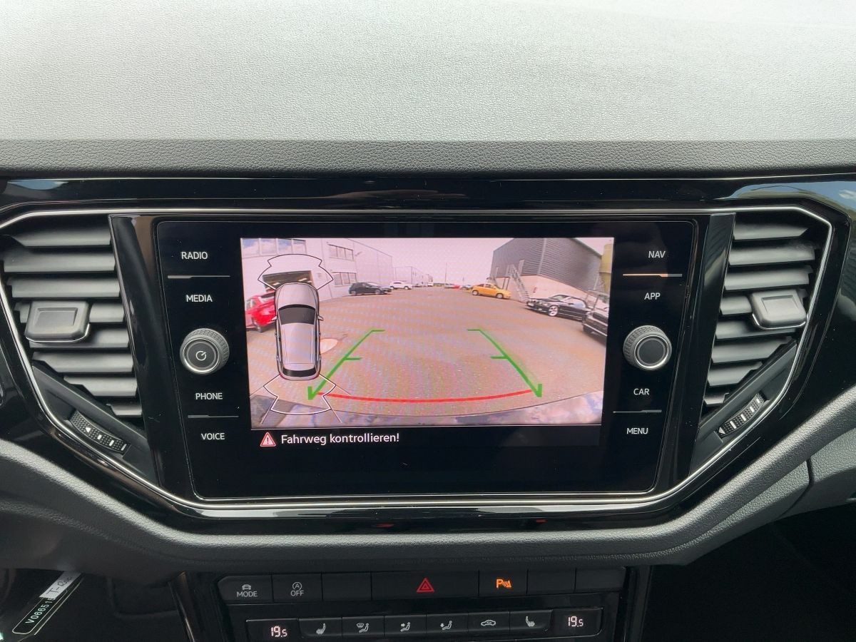 Volkswagen T-Roc 1.5 TSI SPORT - Samsaru's Car Outlet