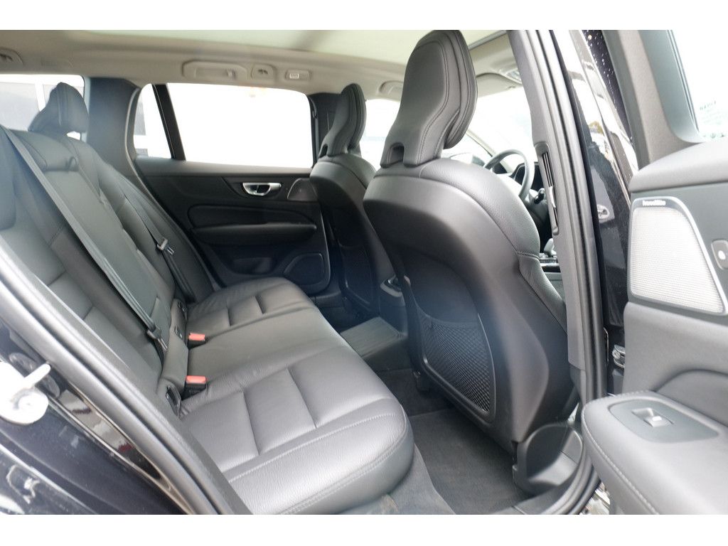Volvo V60 T6 Ultra Dark Recharge Plug-In Hybrid AWD