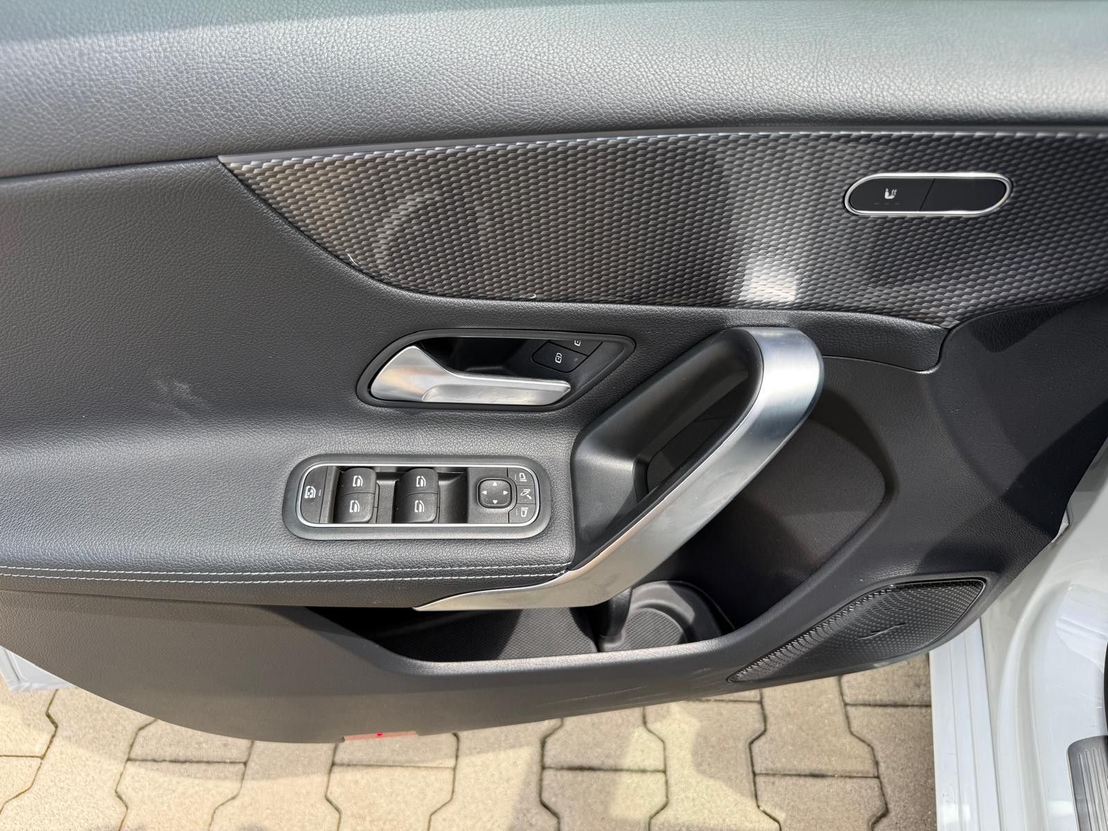 Mercedes-Benz A 200 7G-DTC Advanced - Samsaru's Car Outlet