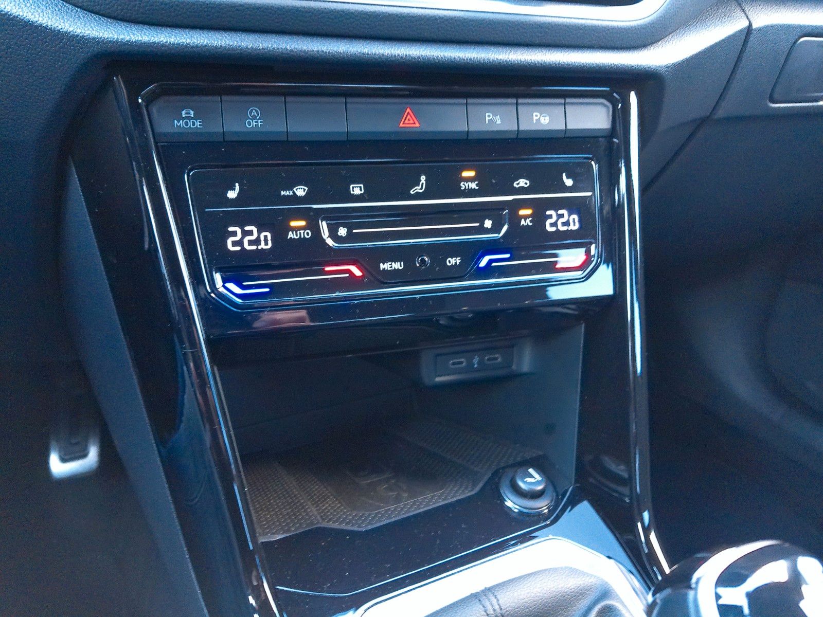 Volkswagen T-Roc 2.0 TDI DSG R-Line - Samsaru's Car Outlet