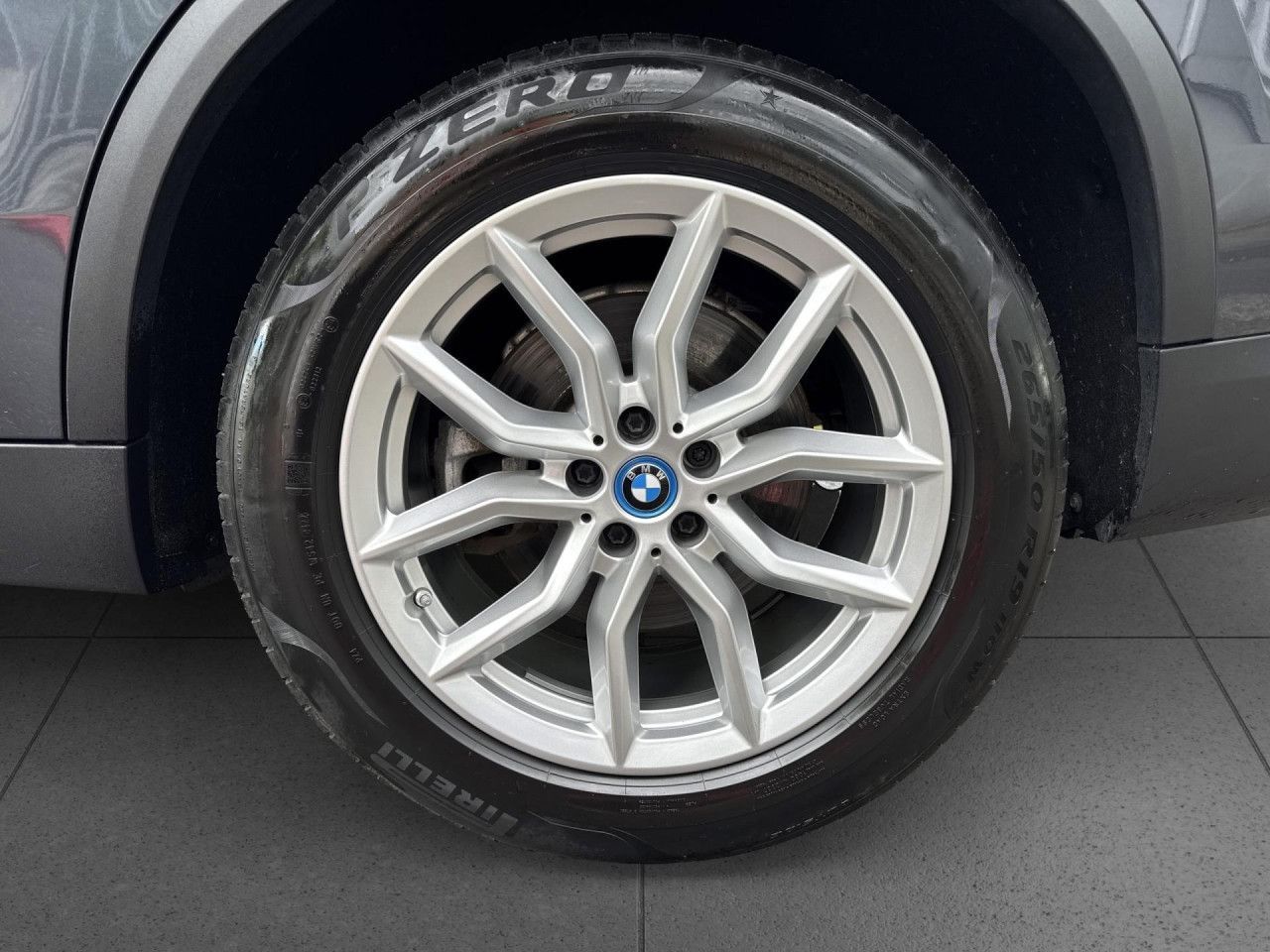 BMW X5 xDrive 45e LivePro,AHK,Pano,St+Go,Luftfed,HUD
