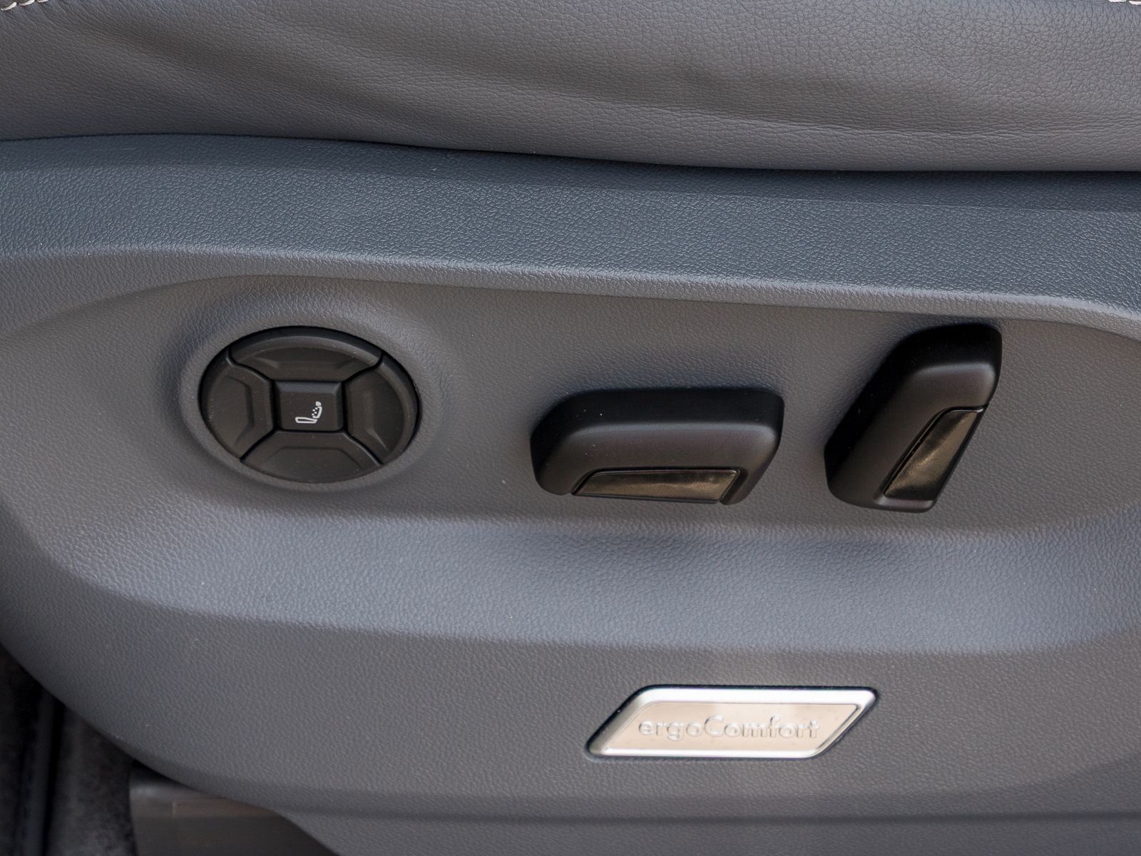 Volkswagen Touareg 3.0 TSI eHybrid 4Motion Elegance - Samsaru's Car Outlet