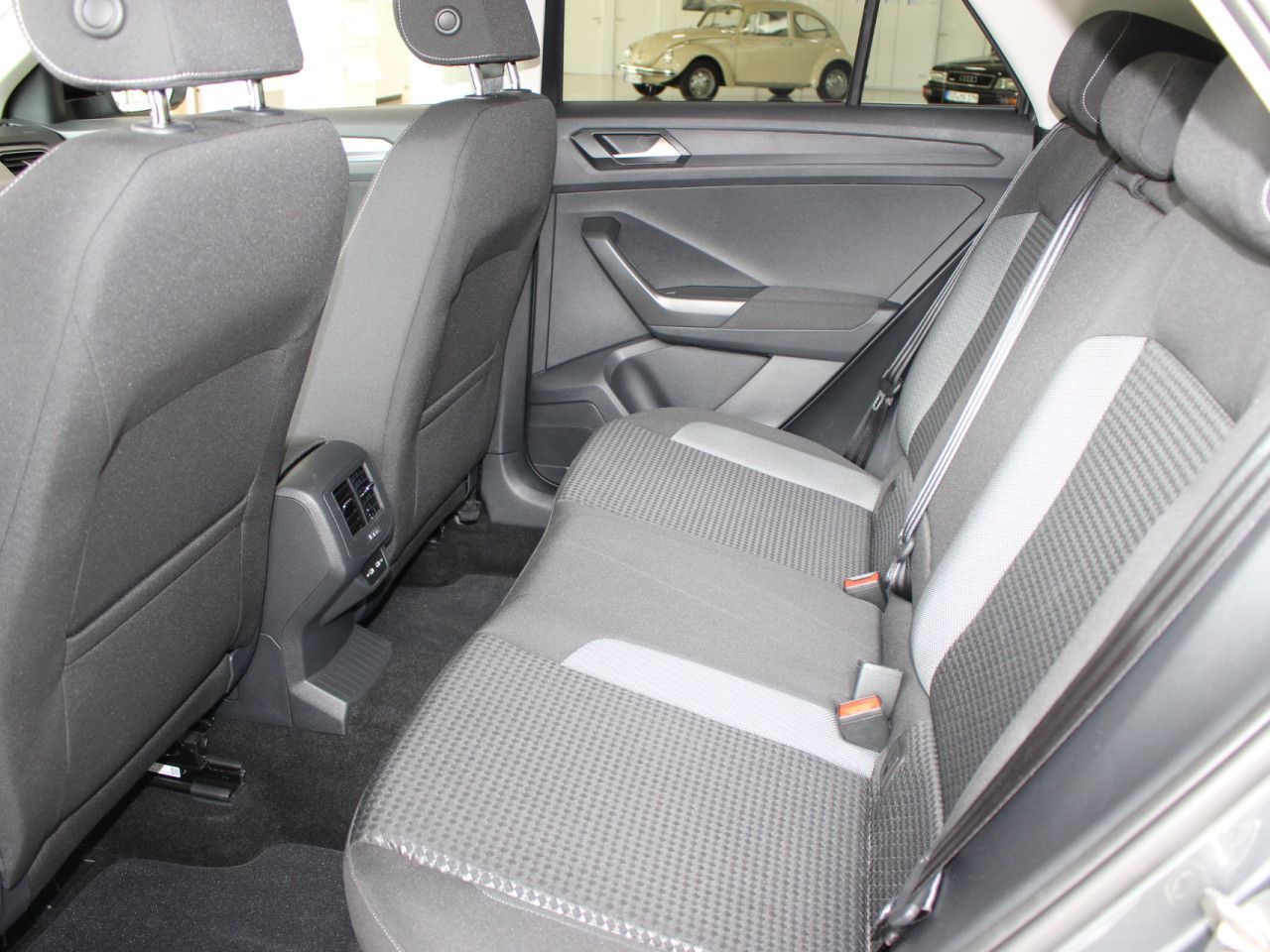 Volkswagen T-Roc 1.5 TSI ACT OPF DSG ACTIVE - Samsaru's Car Outlet