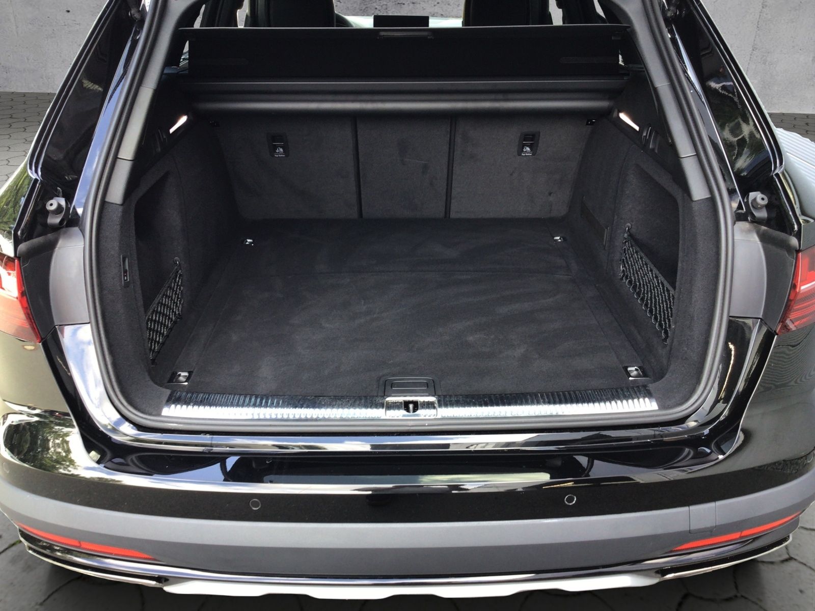 Audi A4 allroad 45TFSI qua S tron/Matrix/Pano/AHK/B&O