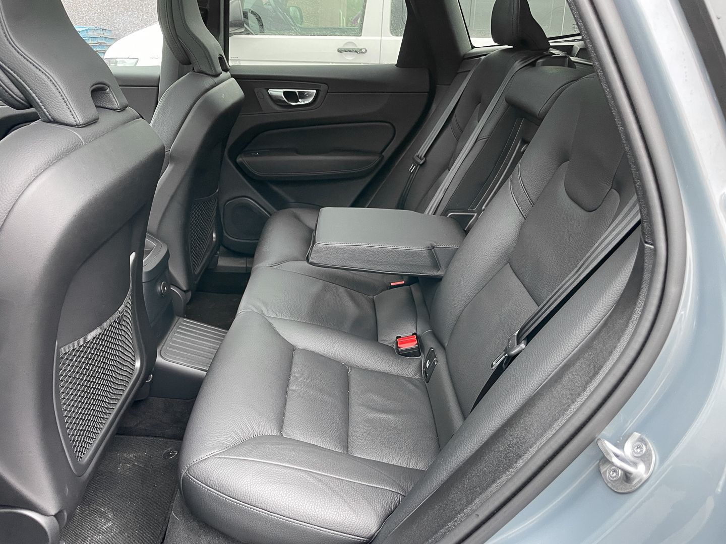 Volvo XC60 Plus Dark Recharge Plug-In Hybrid AWD T8 Tw