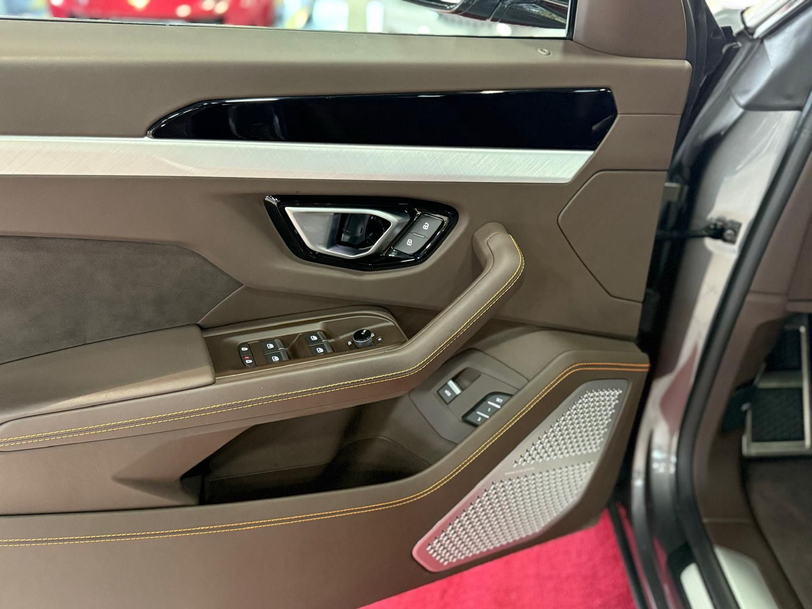 Lamborghini Urus B&O+PANO+HUD+ACC+LASER