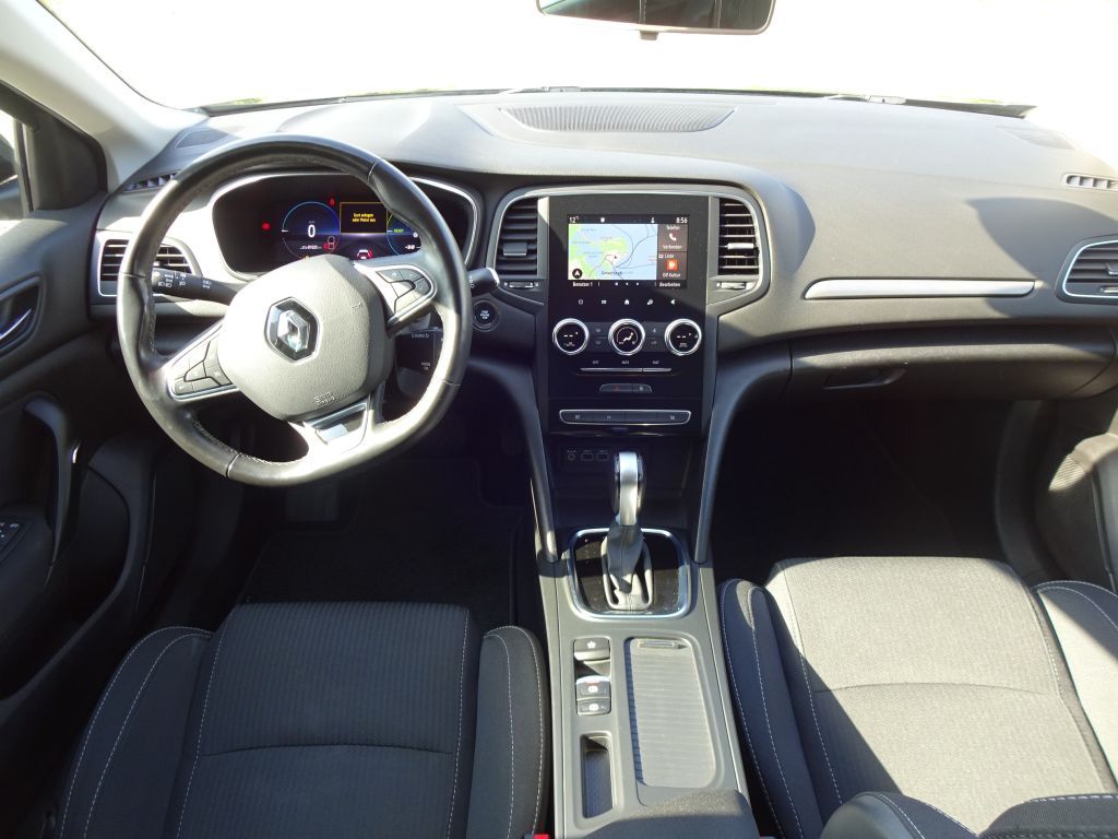 Renault Megane Grandtour E-TECH Plug-in - Samsaru's Car Outlet