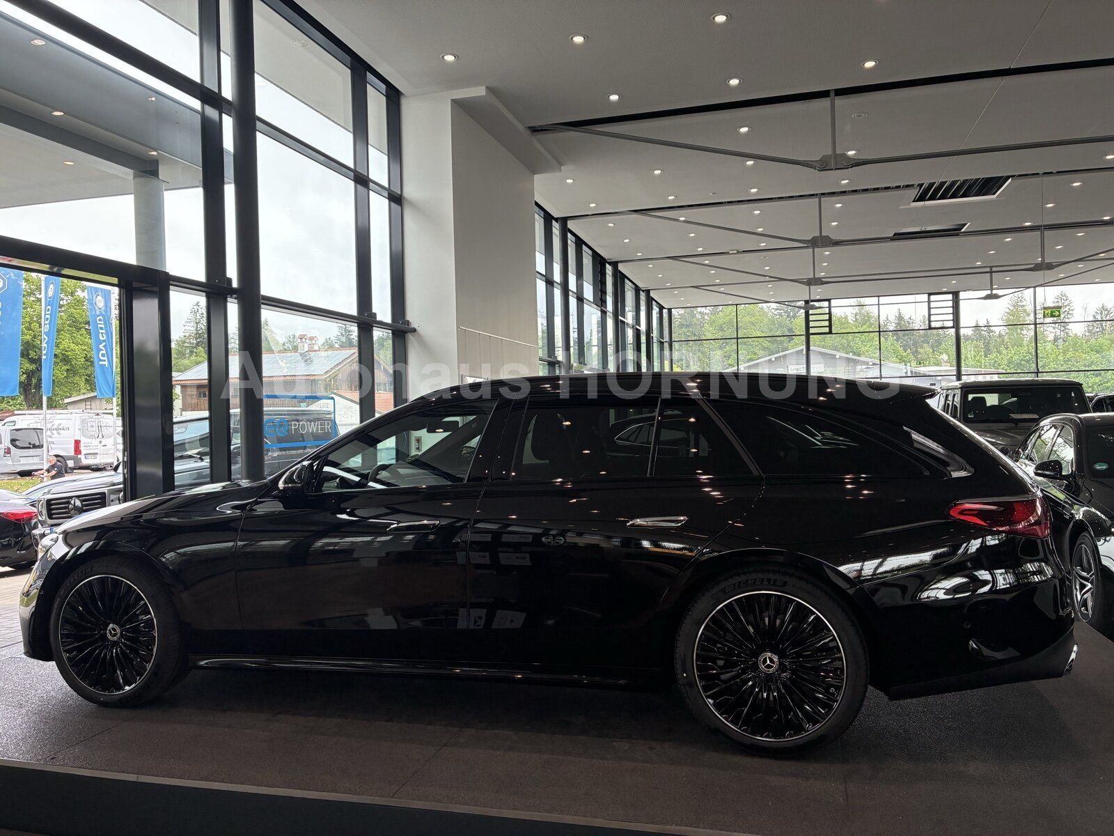 Mercedes-Benz E 450 d 4M T AMG NIGHT STHZG HUP PANOSD AHK DIGI