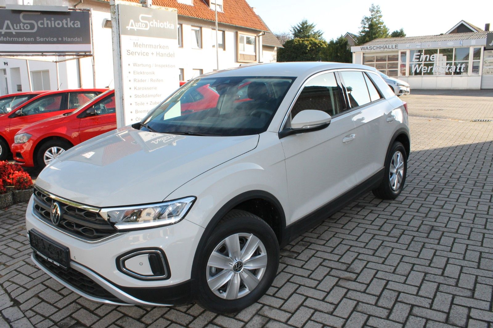 Volkswagen T-Roc 1.0 TSi - Samsaru's Car Outlet