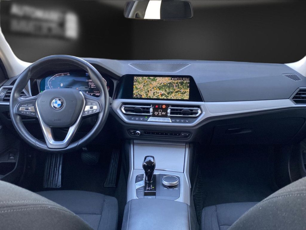 BMW 320 d LiveCockpit - Samsaru's Car Outlet