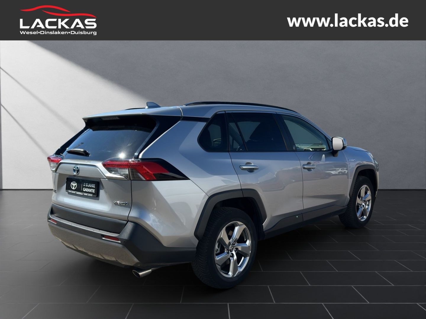 Toyota RAV 4 Hybrid 4x4 - Samsaru's Car Outlet