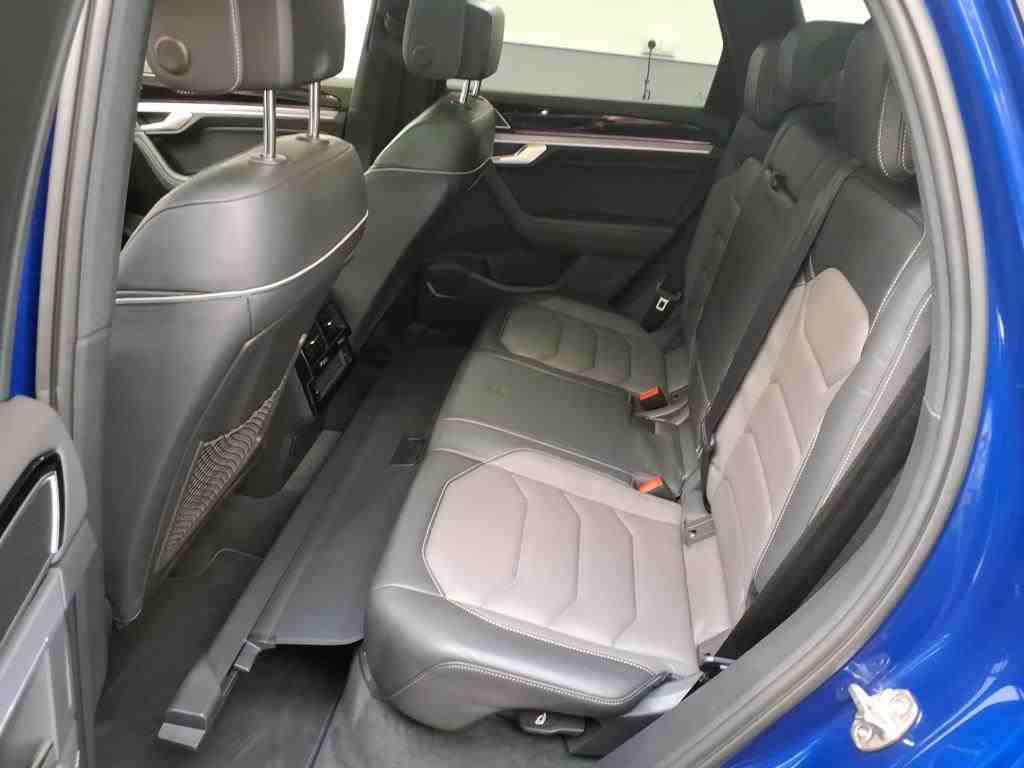 Volkswagen Touareg 3.0 V6 TDI R-Line 4M Tiptronic - Samsaru's Car Outlet