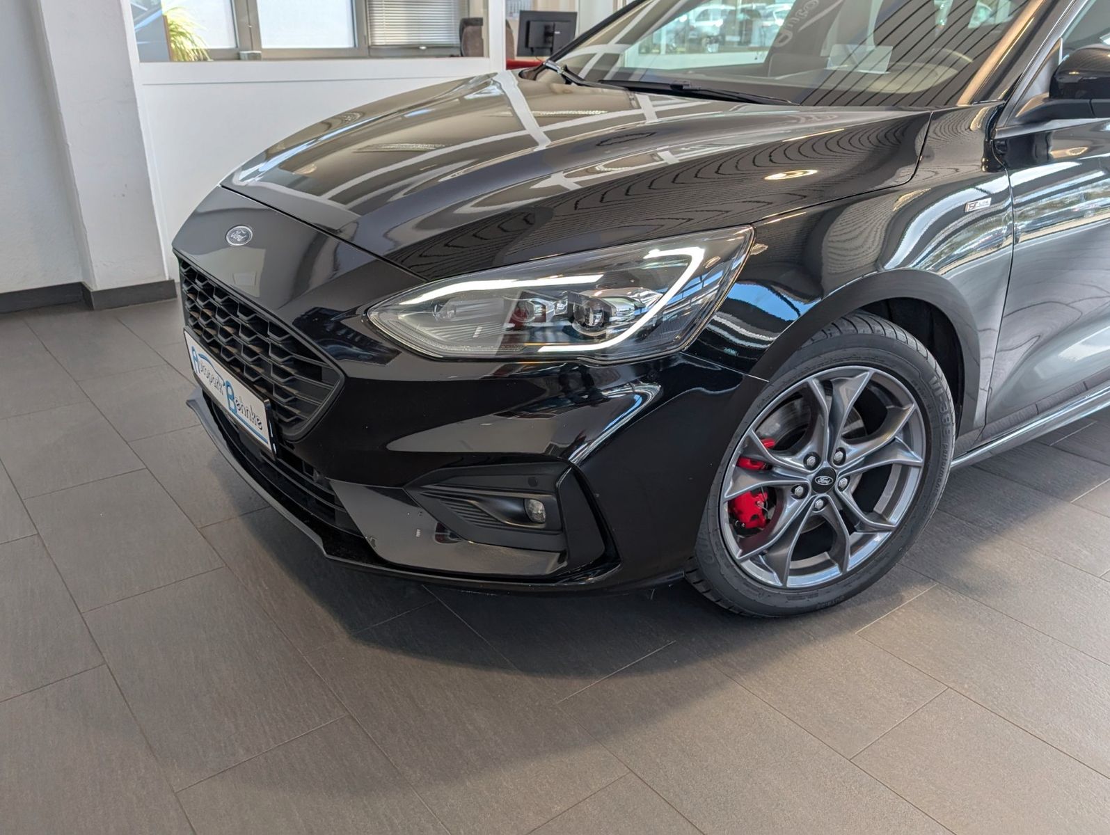 Ford Focus TDCi ST-Line X - Samsaru's Car Outlet