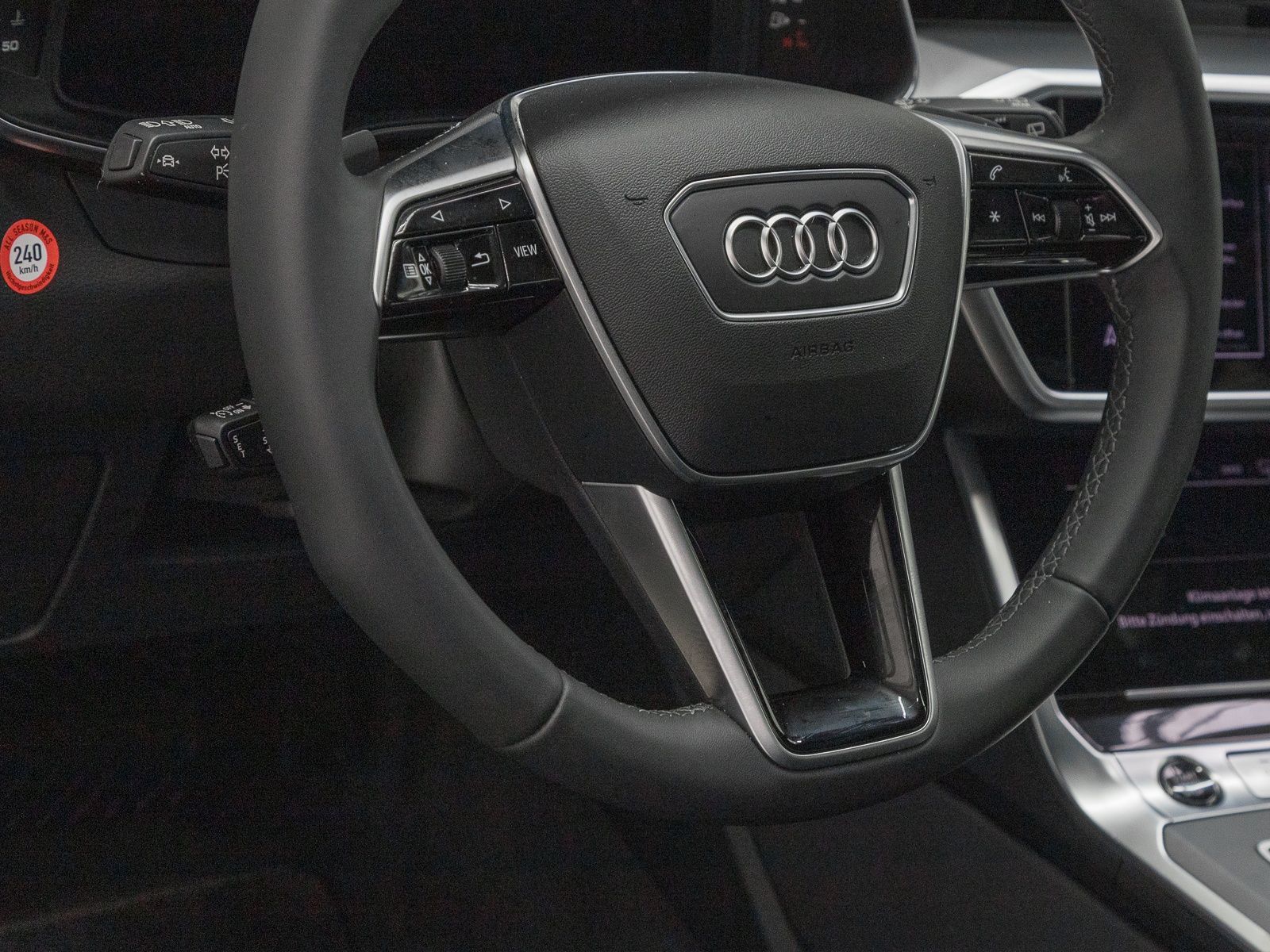 Audi A6 Avant 55 TFSI Q S LINE - Samsaru's Car Outlet