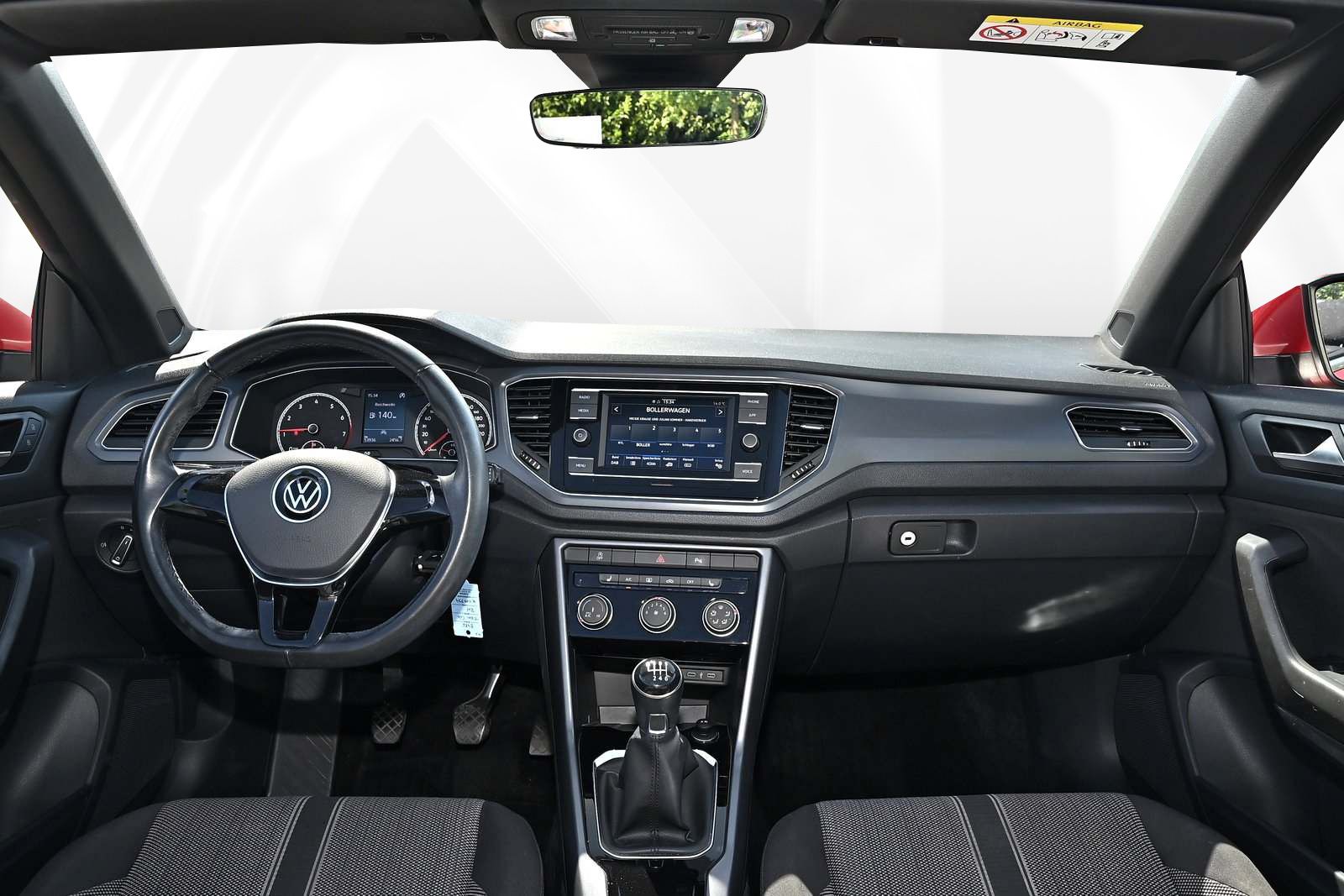 Volkswagen T-Roc Style - Samsaru's Car Outlet