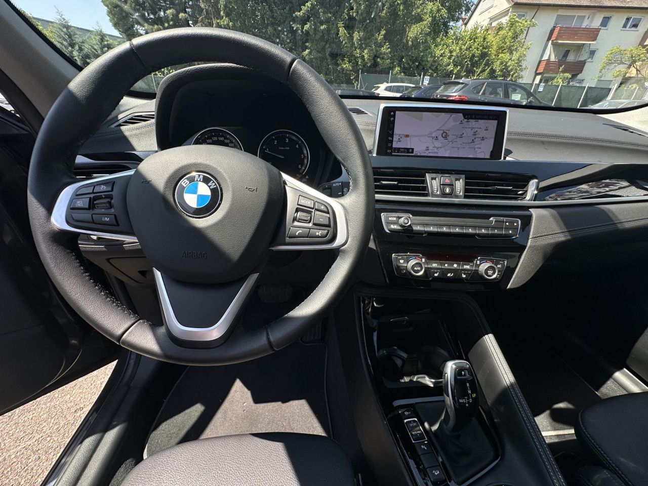 BMW X1 xDrive20d Sport Line - Samsaru's Car Outlet