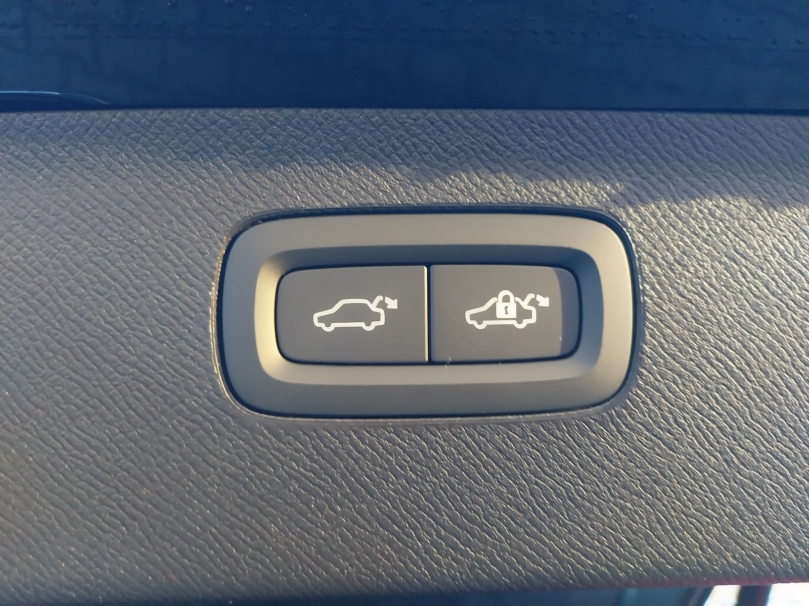 Volvo XC90 Plus Bright Recharge Plug-In Hybrid AWD