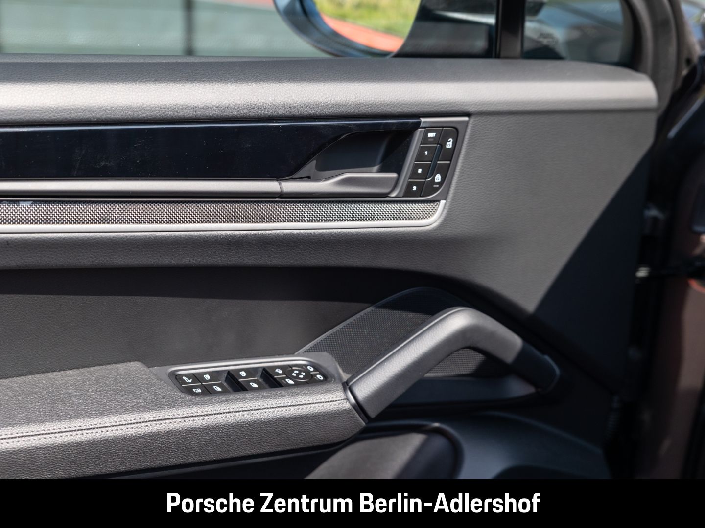 Porsche Cayenne E-Hybrid Coupe Luftfederung Panoramadach