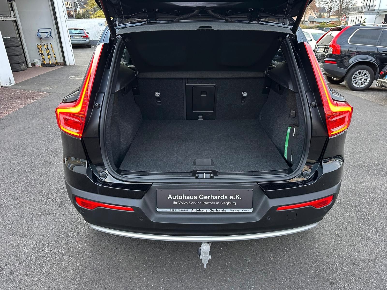 Volvo XC40 T4 Plug in MJ23, AHK,BLIS,ACC,Kamera,19''