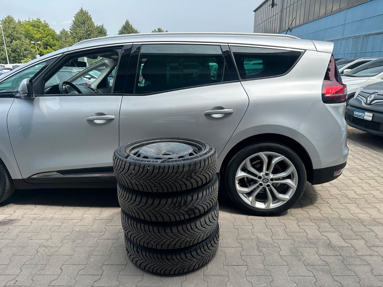 Renault Grand Scenic 160 EDC - Samsaru's Car Outlet