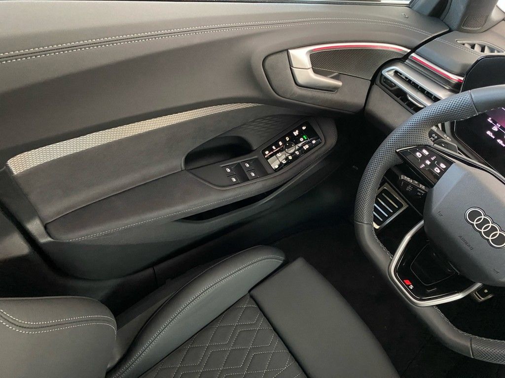 Audi A5 Avant e-hybrid quattro S line 270 kW HUD+360°