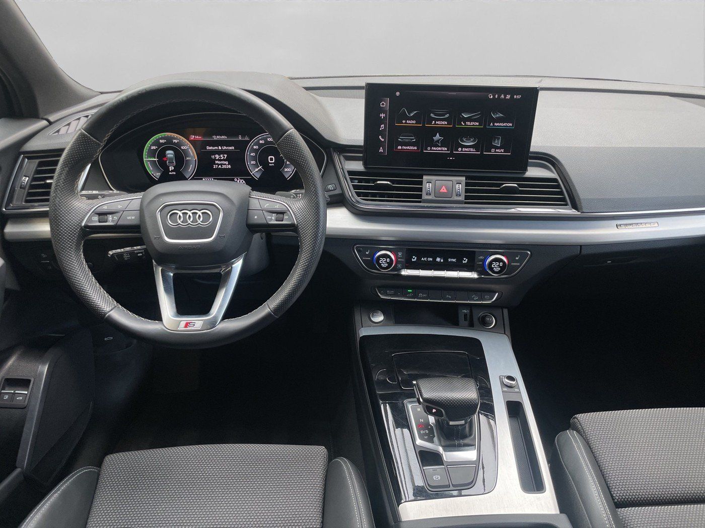 Audi Q5 50 TFSI e quatt. S tronic S line AHK SHZ RFK