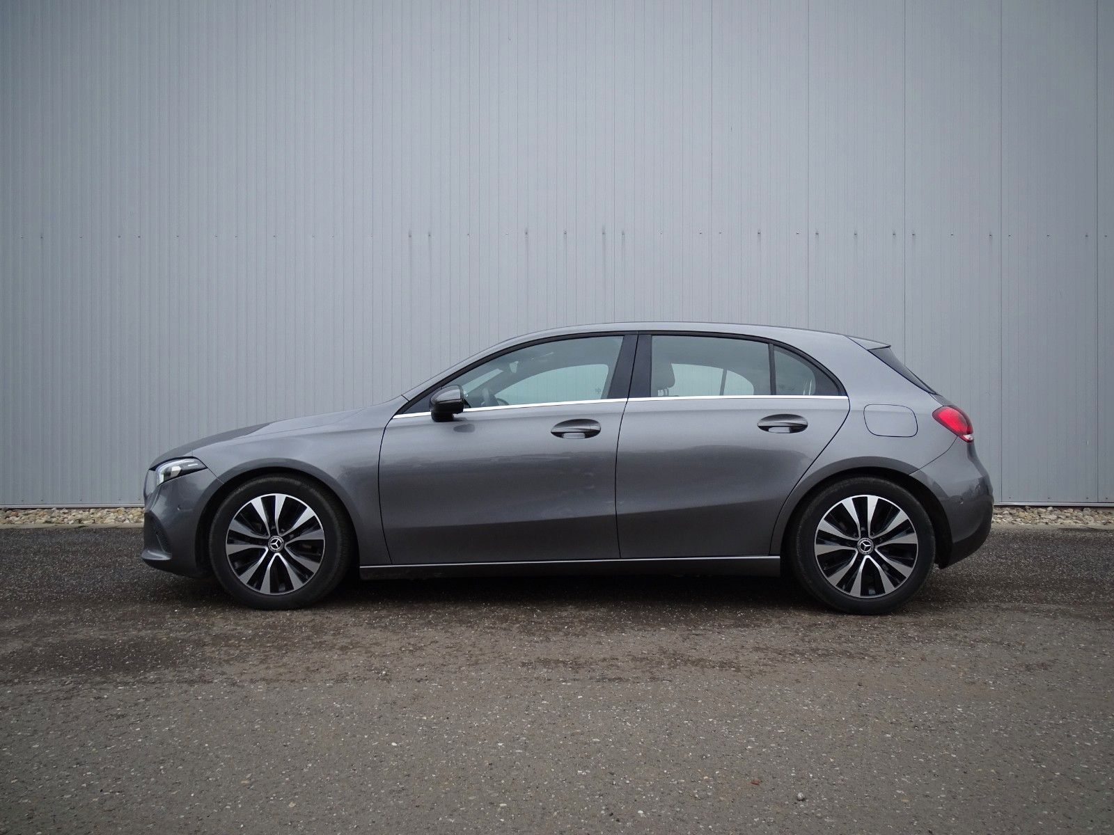 Mercedes-Benz A 180 BUSINESS LINE - Samsaru's Car Outlet
